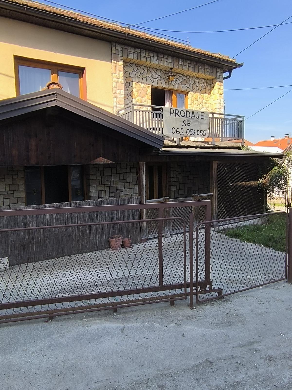 Prodajem kucu i zemljište  - Slika 2