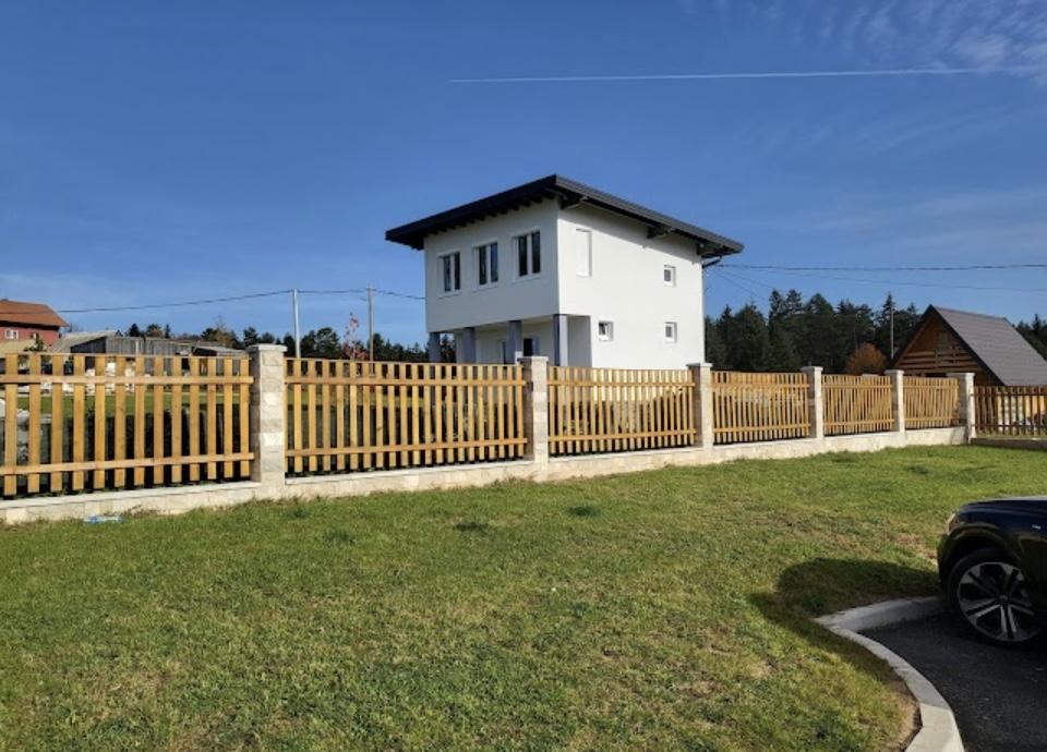Prodajem kuću / vikendicu - Slika 2