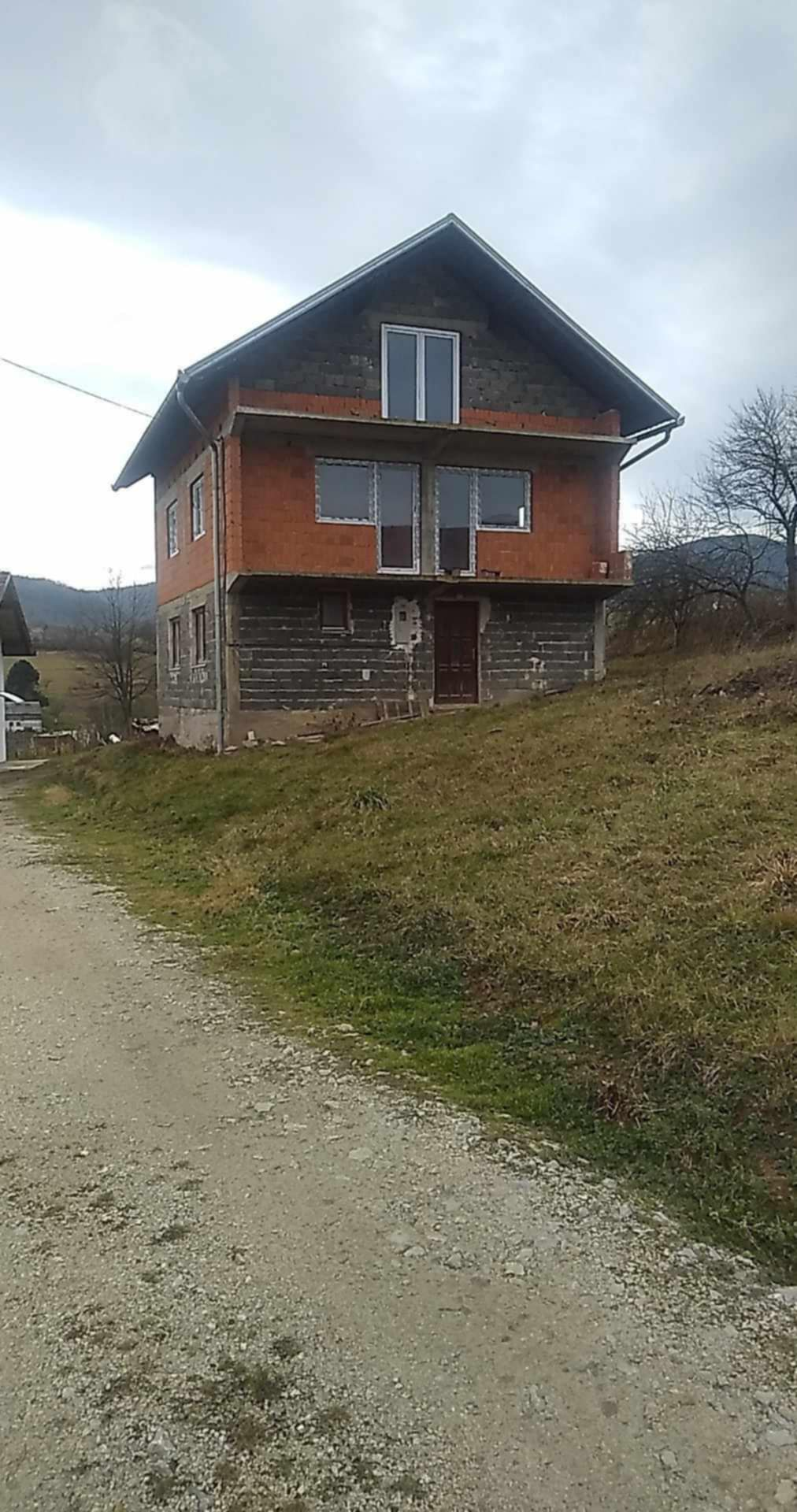 Prodajem kuću / vikendicu - Slika 1
