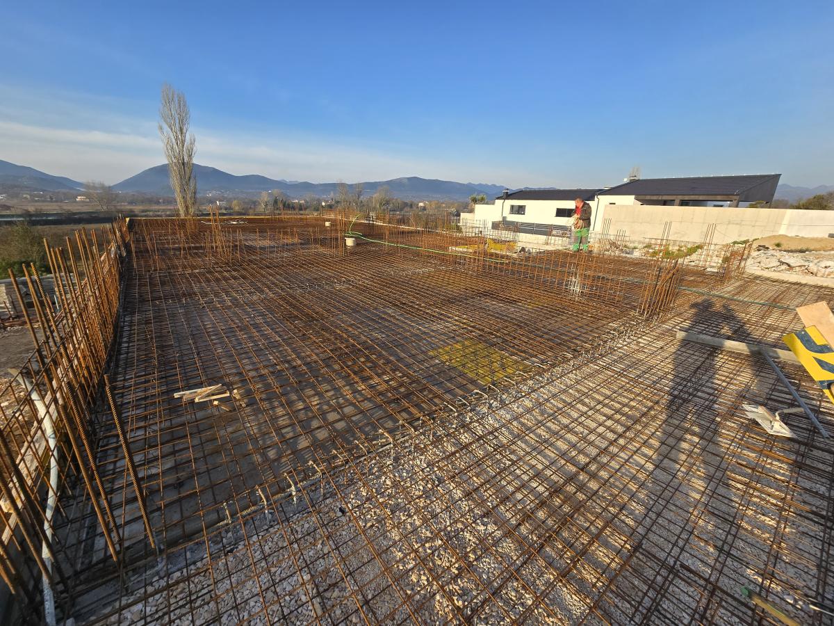 Potrebni majstori za rad na građevini - Slika 1