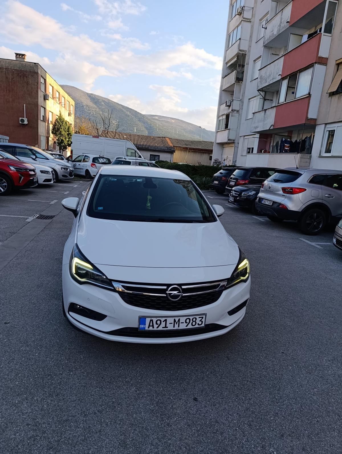 Prodajem Opel Astru 2018 - Slika 1