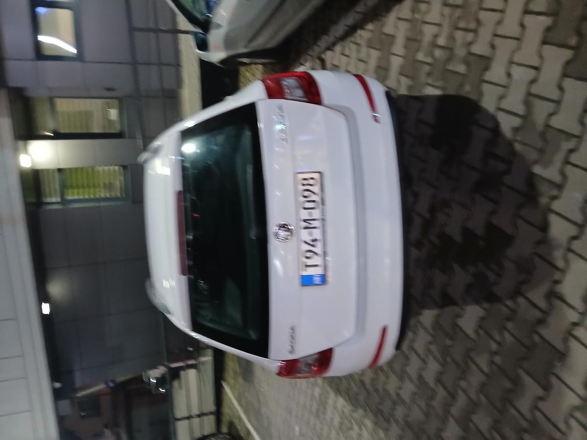 Prodajem automobil - Slika 4