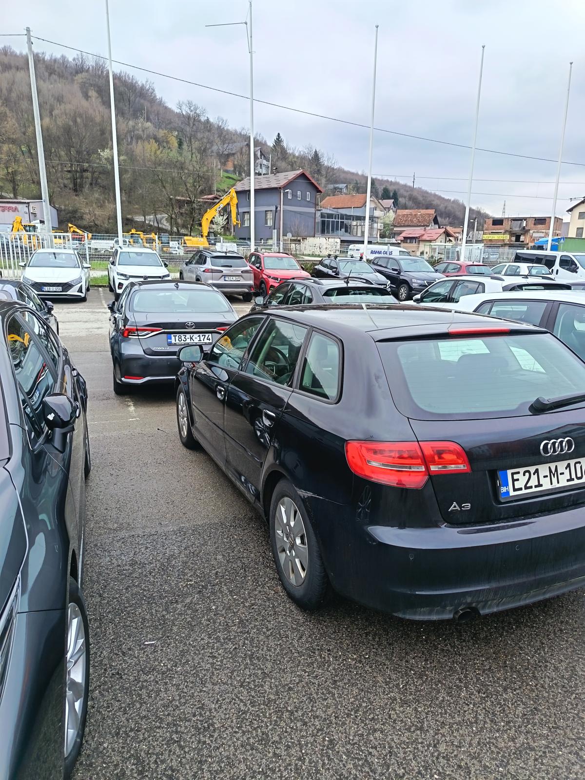 Tražim automobil tiguan - Slika 2